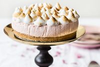 Dreamy No-Bake Strawberry Meringue Cheesecake
