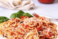 Rustic Tomato and Basil Pasta Sauce