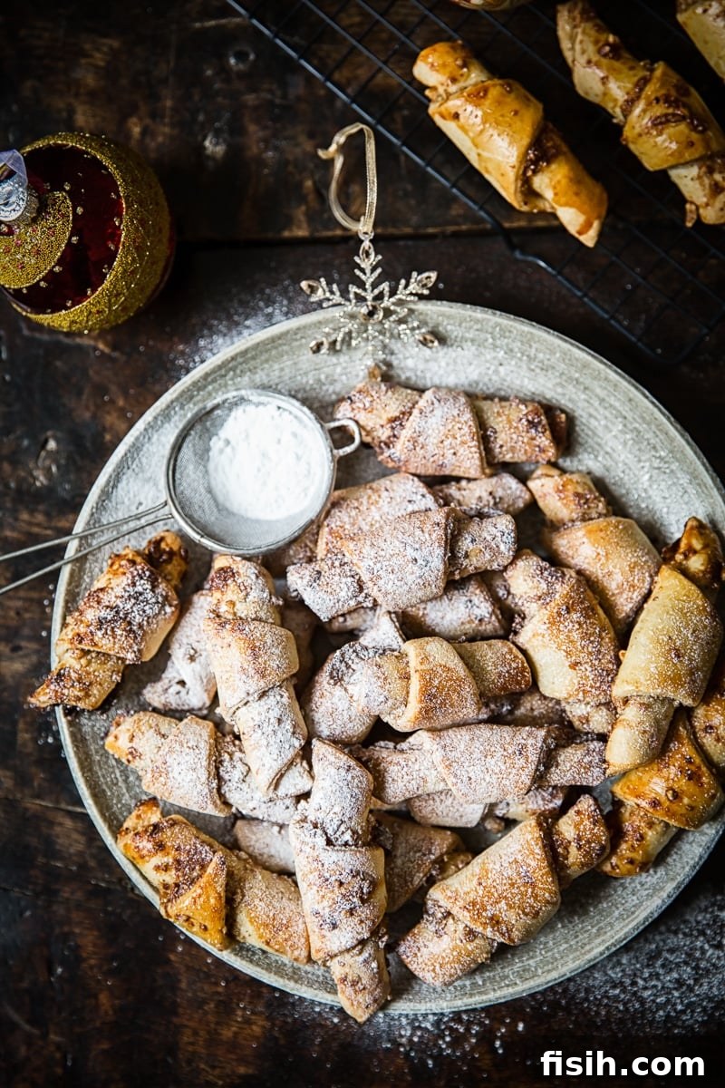Honey-Kissed Cinnamon Walnut Rugelach 6 Honey, Cinnamon and Walnut Rugelach (Rogaliki)