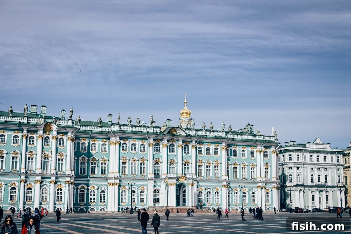 Palace Square in Saint Petersburg, featuring the grand General Staff Building