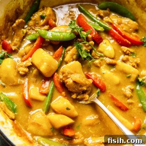 A comforting bowl of Chinese chicken curry, rich and savory.
