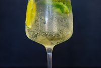 Hugo Spritz Cocktail Recipe and Serving Tips